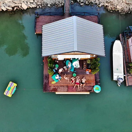 Case de vacanță Na Vodi Belgrad